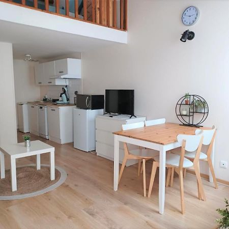 Duplex A La Gare Du Mans Bed & Breakfast Le Mans Bagian luar foto