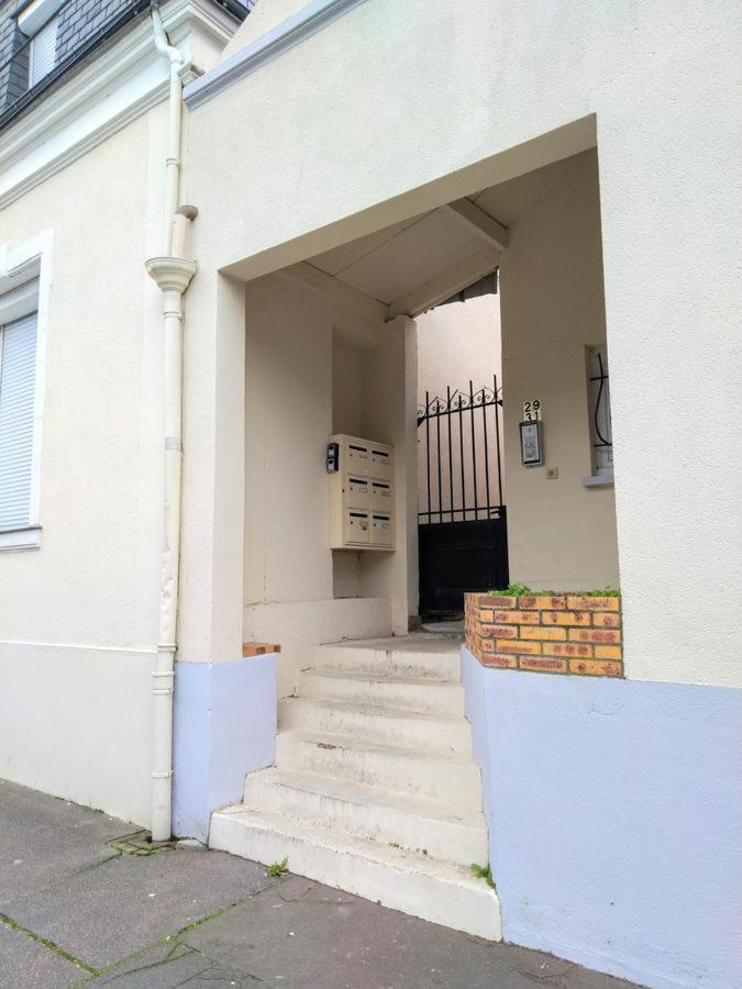 Duplex A La Gare Du Mans Bed & Breakfast Le Mans Bagian luar foto